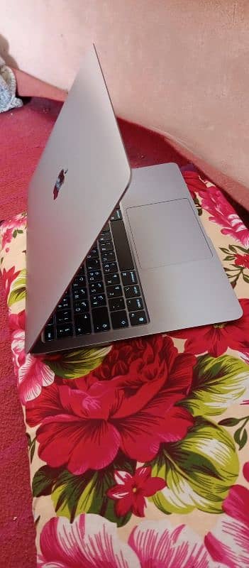 MacBook Air M1 Air 2020 3.5 month warranty mien Ha 7