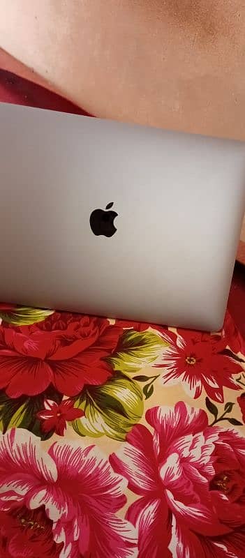 MacBook Air M1 Air 2020 3.5 month warranty mien Ha 12