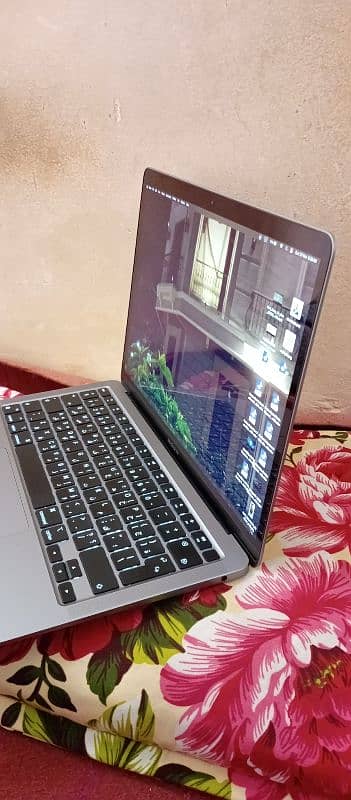 MacBook Air M1 Air 2020 3.5 month warranty mien Ha 13