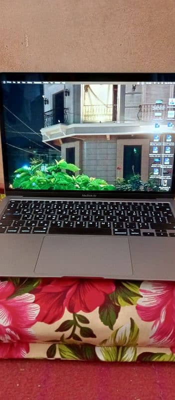 MacBook Air M1 Air 2020 3.5 month warranty mien Ha 14