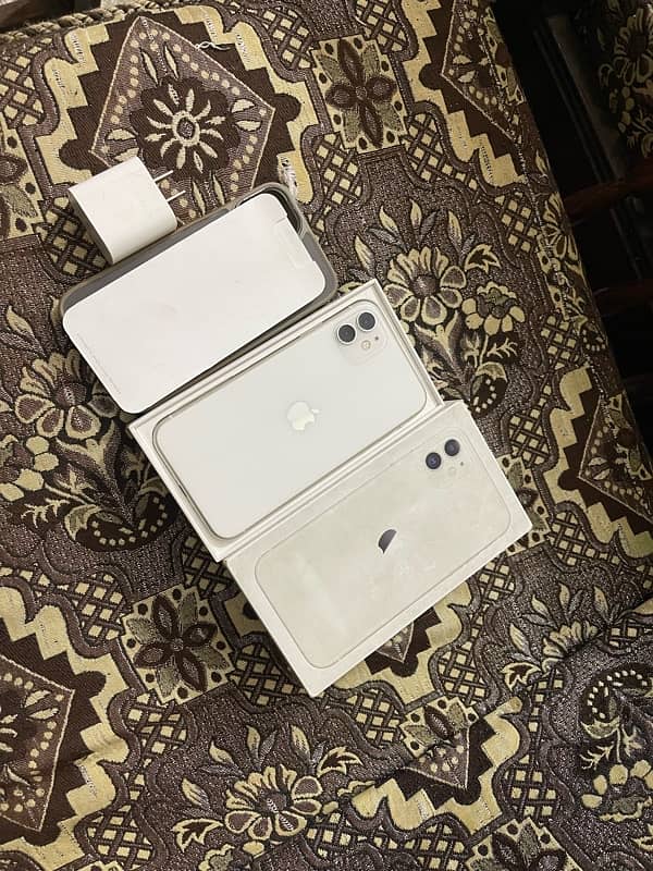 iphone 11 dual sim pta aproved with original box 3