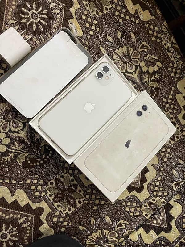 iphone 11 dual sim pta aproved with original box 13