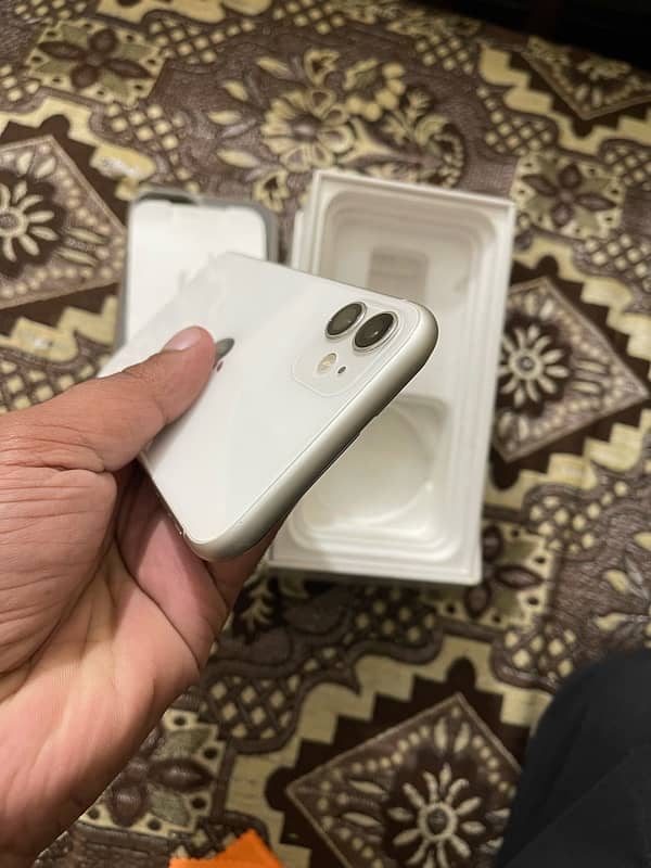 iphone 11 dual sim pta aproved with original box 15