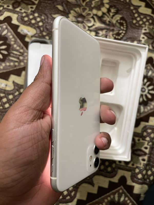 iphone 11 dual sim pta aproved with original box 16