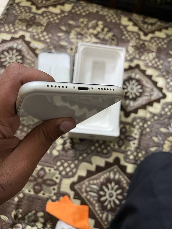 iphone 11 dual sim pta aproved with original box 17