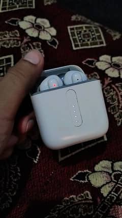 Air pods (03119883147)