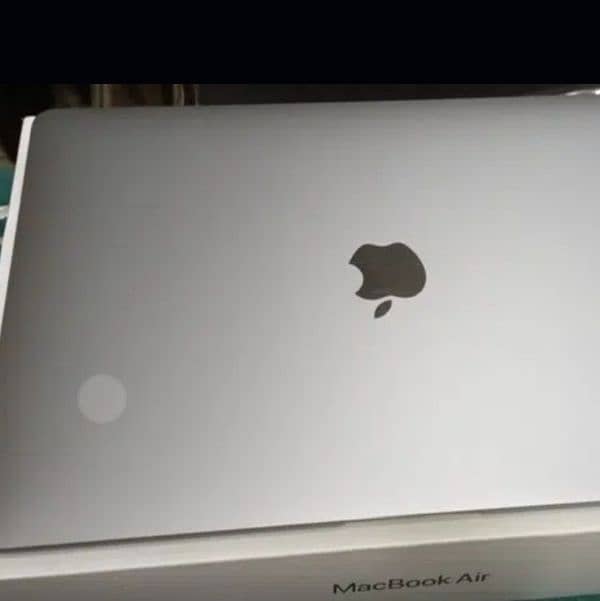 MacBook Air M1 Air 2020 3.5 month warranty mien Ha 19