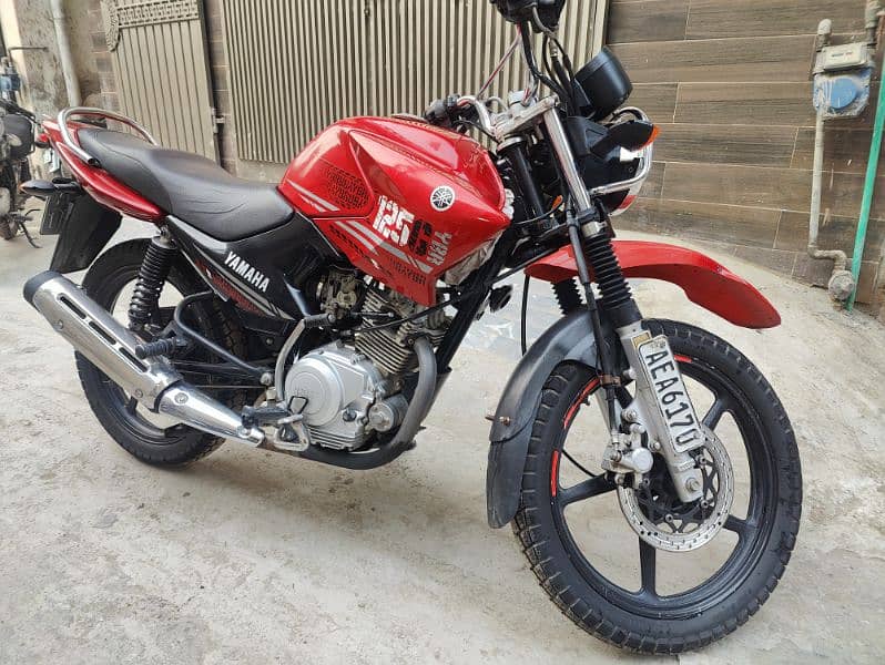 Yamaha Ybr 125G total genuine condition very less used no work require 2