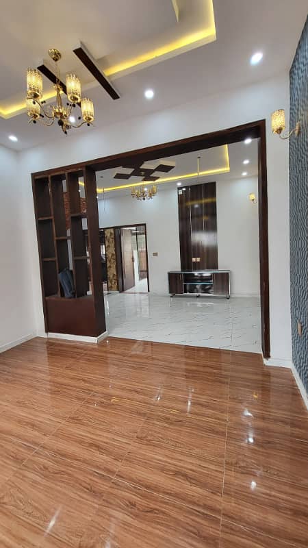 5 Marla Like New House Available For Sale In Bahria Town Lahore. 1