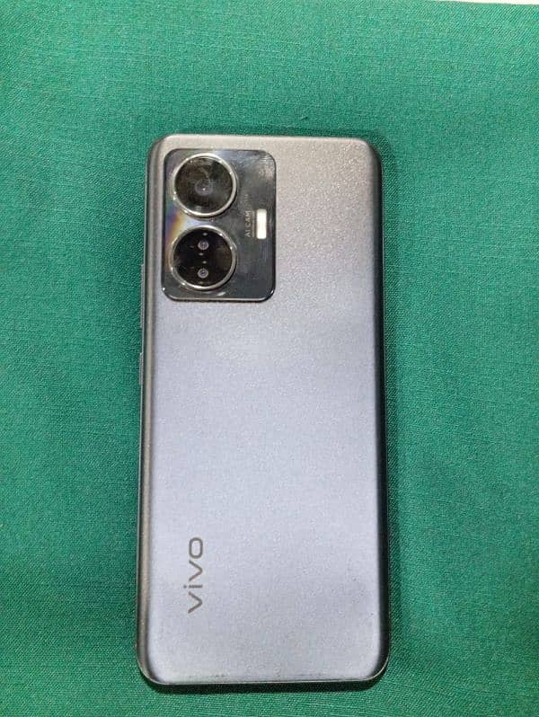 vivo y55 lush condition with original charge and box no any fault 0