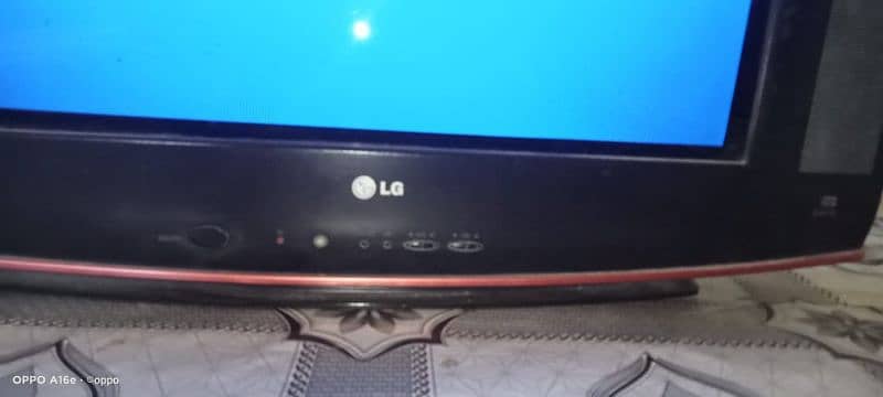 LG TV 21 INCH 3