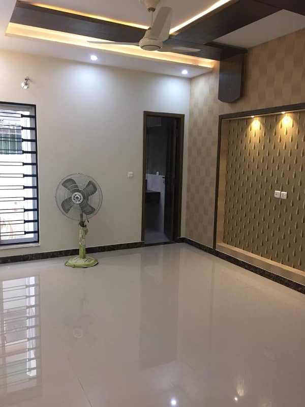 8 Marla Like New House Available For Sale In Bahria Town Lahore. 8