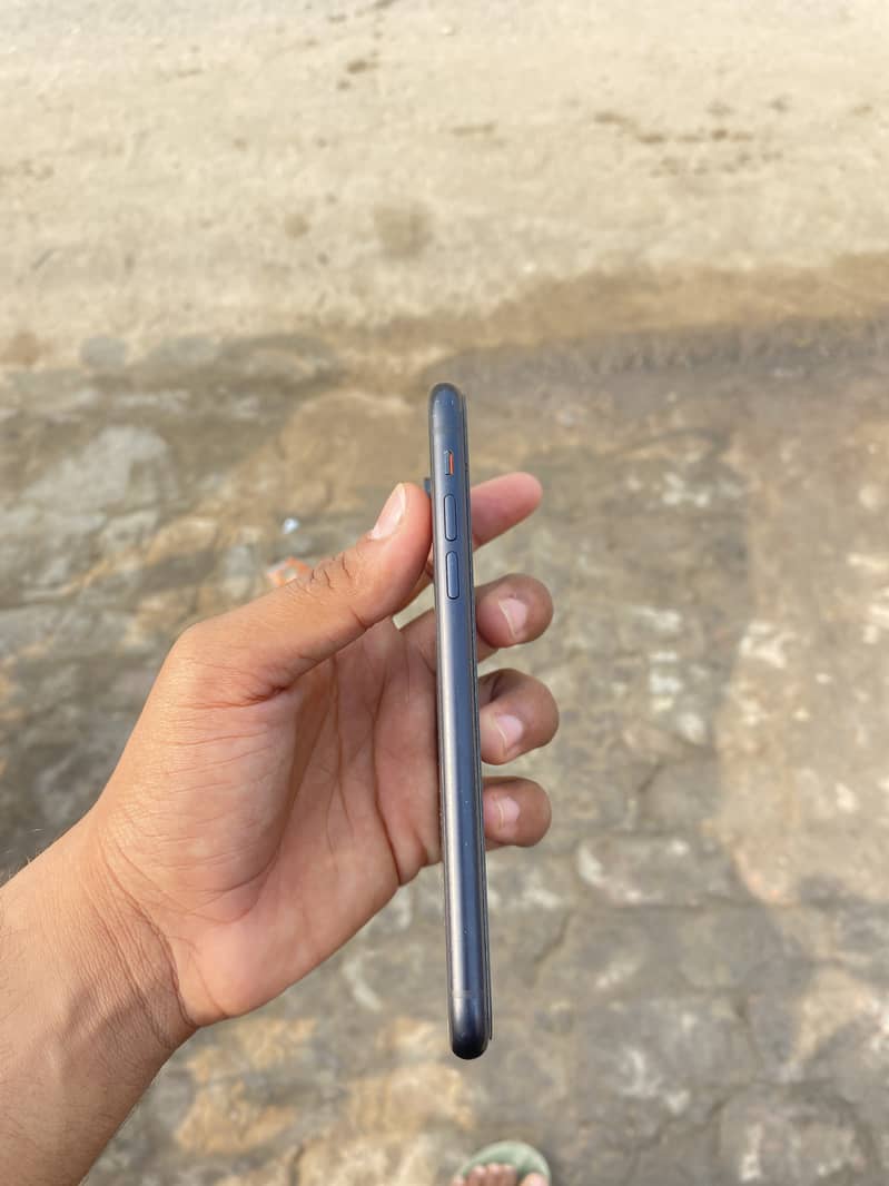 iPhone XR non PTA 1