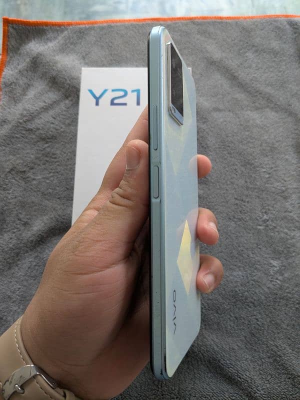 Vivo Y21 6