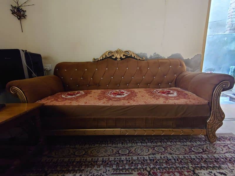 5 Setter sofa set ( 1.5 years used) + Table 0