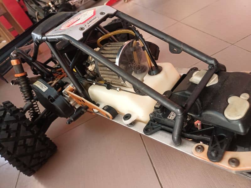 RC HPI BAJA 5B 1/5 WITH REMOTE IMPOTED 17