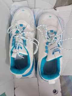 Authentic [ADIDAS] Sneakers for Sale  Excellent Condition [42]