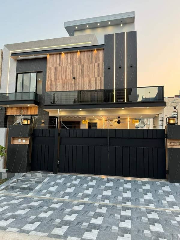 10 Marla Ultra Modern Luxury Brand New House In Park View City Lahore 1