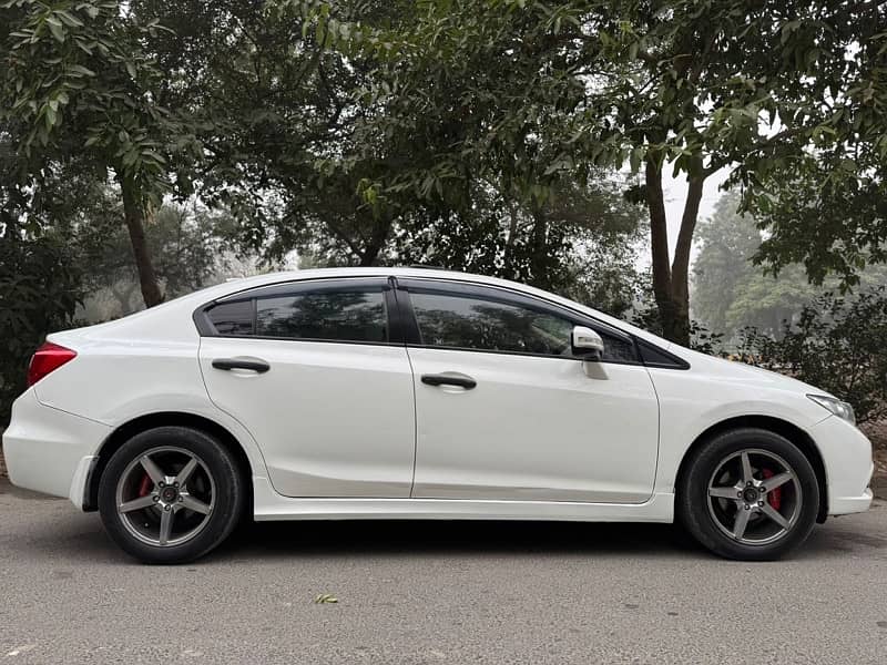 Honda Civic VTi 2013 5