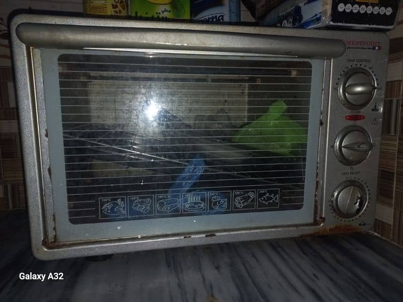 Electric  toaster oven 0