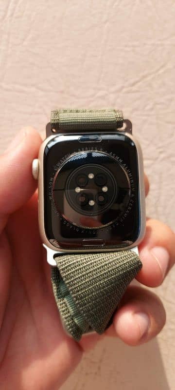 Apple watch series 8 3