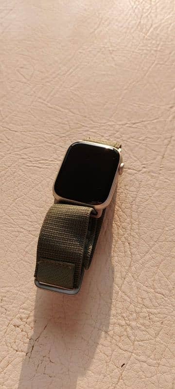 Apple watch series 8 6