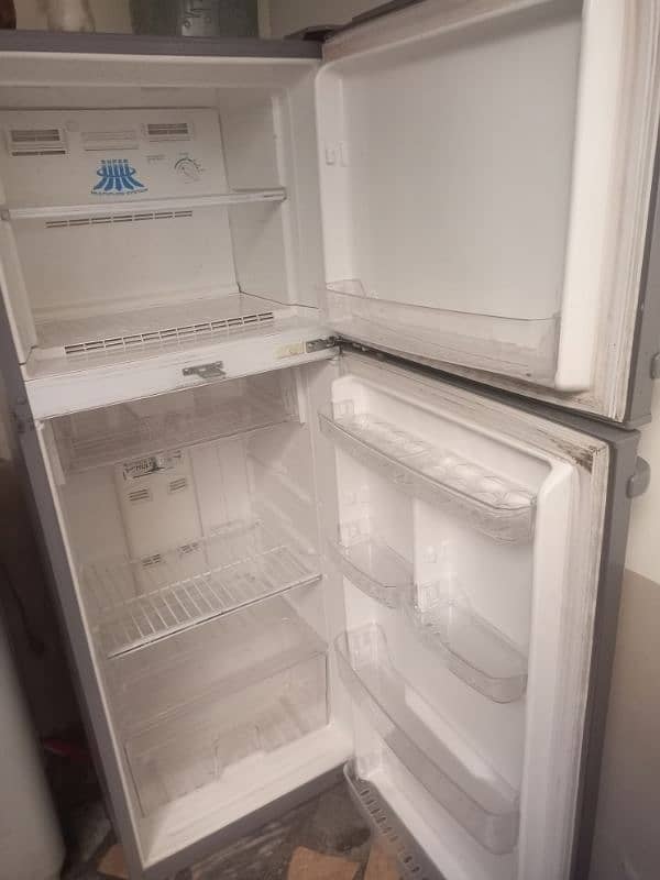 Dubai Daewoo Fridge for SALE 3