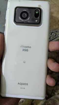 DOCOMO Aquos R6