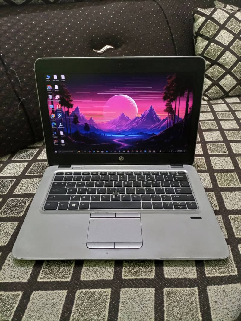 HP Elite Book 820 G4 | 8 GB RAM | 256 SSD | Core i5 7th generation 0