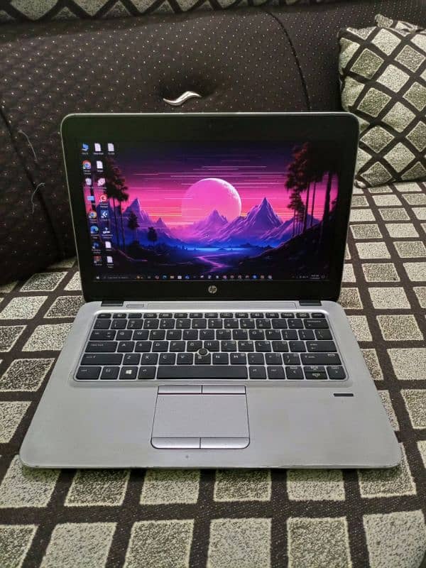 HP Elite Book 820 G4 | 8 GB RAM | 256 SSD | Core i5 7th generation 4