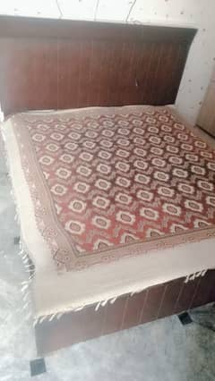 Queen size bed for sale in Pakistan