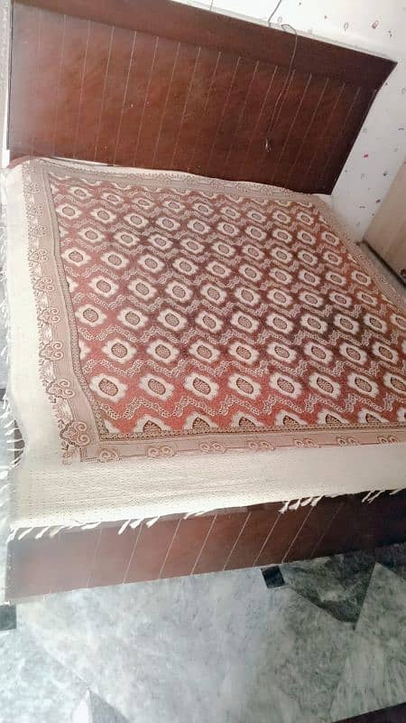 Queen size bed for sale in Pakistan 3