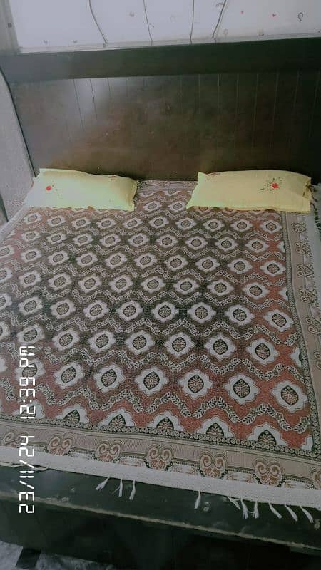 Queen size bed for sale in Pakistan 7