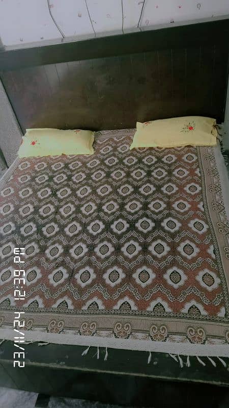 Queen size bed for sale in Pakistan 10