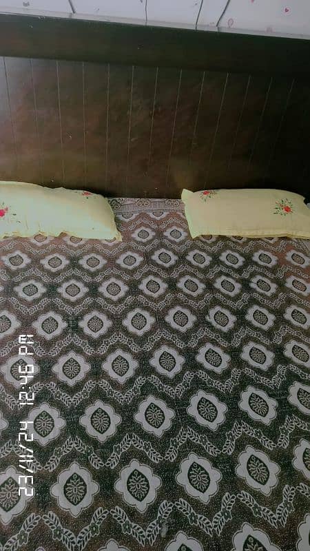 Queen size bed for sale in Pakistan 16