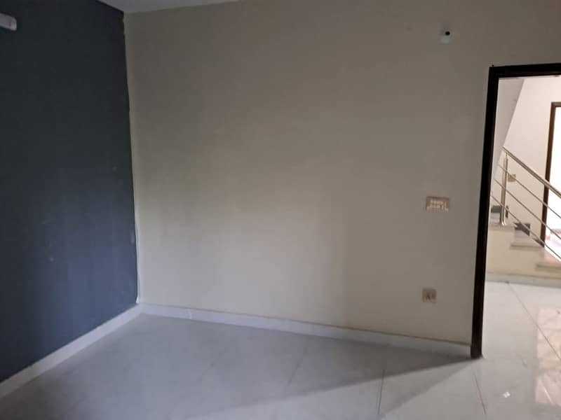 12 Marla double storey House for rent shalimar colony Multan 3