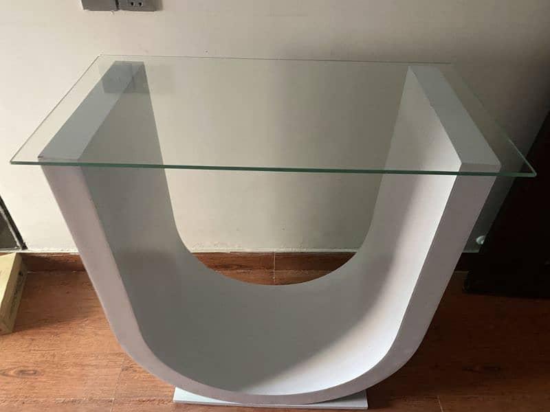 CONSOLE/ DRESSING TABLE/CAN ALSO USED IN SHOPS 0