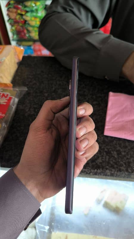 Vivo V40 for sell 4