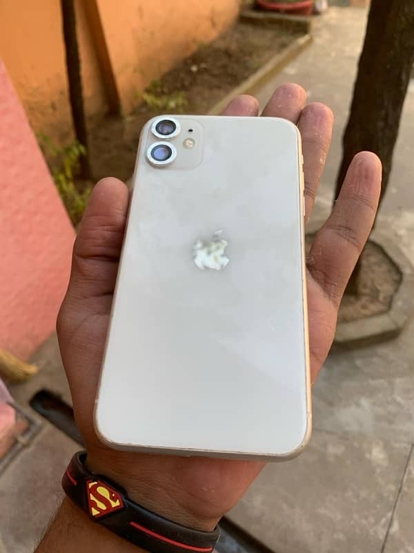 iPhone 11 64GB NON PTA 5