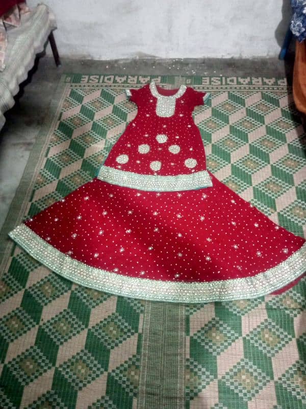 Lhenga kurti for sale hai use main hai kuch moti girh gye hain 0