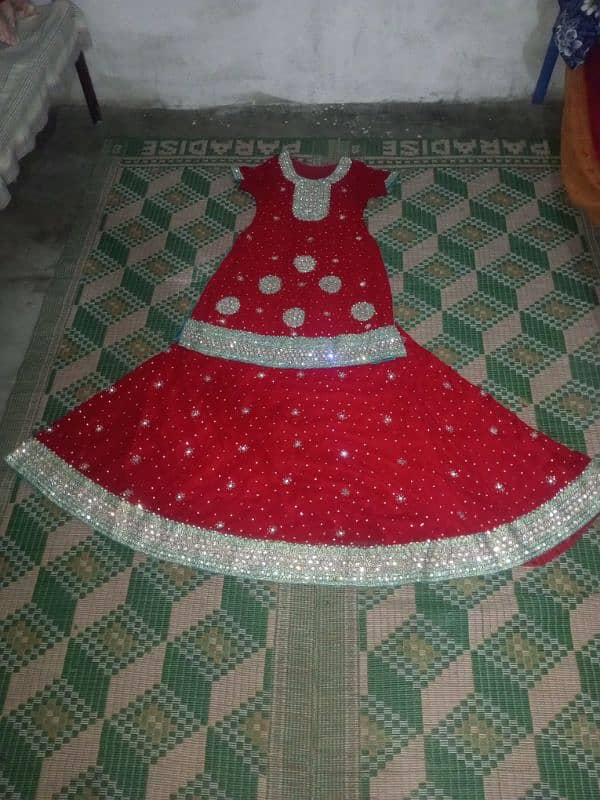 Lhenga kurti for sale hai use main hai kuch moti girh gye hain 1