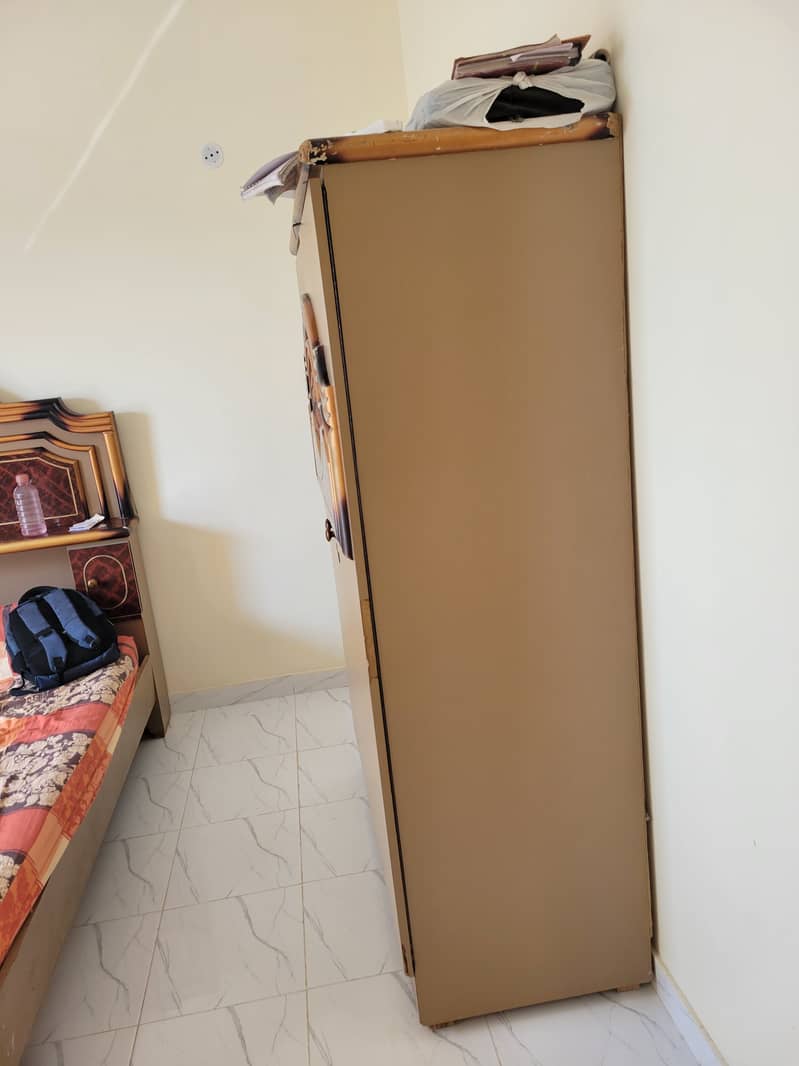 queen size bed and wardrobe  for sale 5