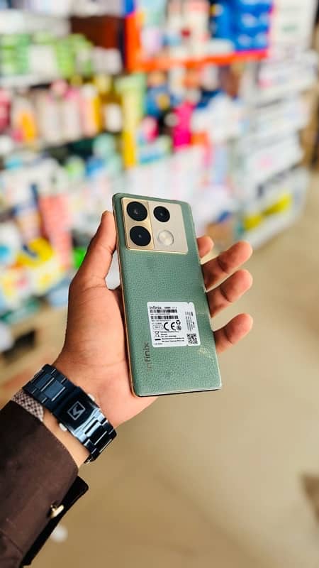 INFINIX note  40pro full lush 1