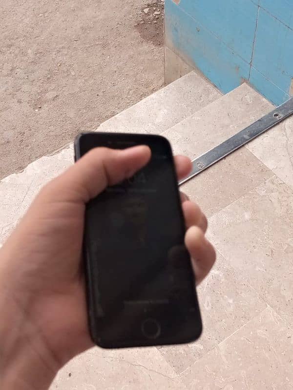 Iphone 7 128GB in 10/10 condition 2