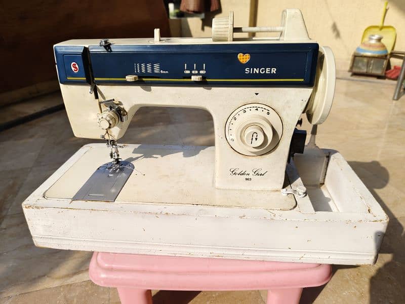 Singer Sewing Machine 0