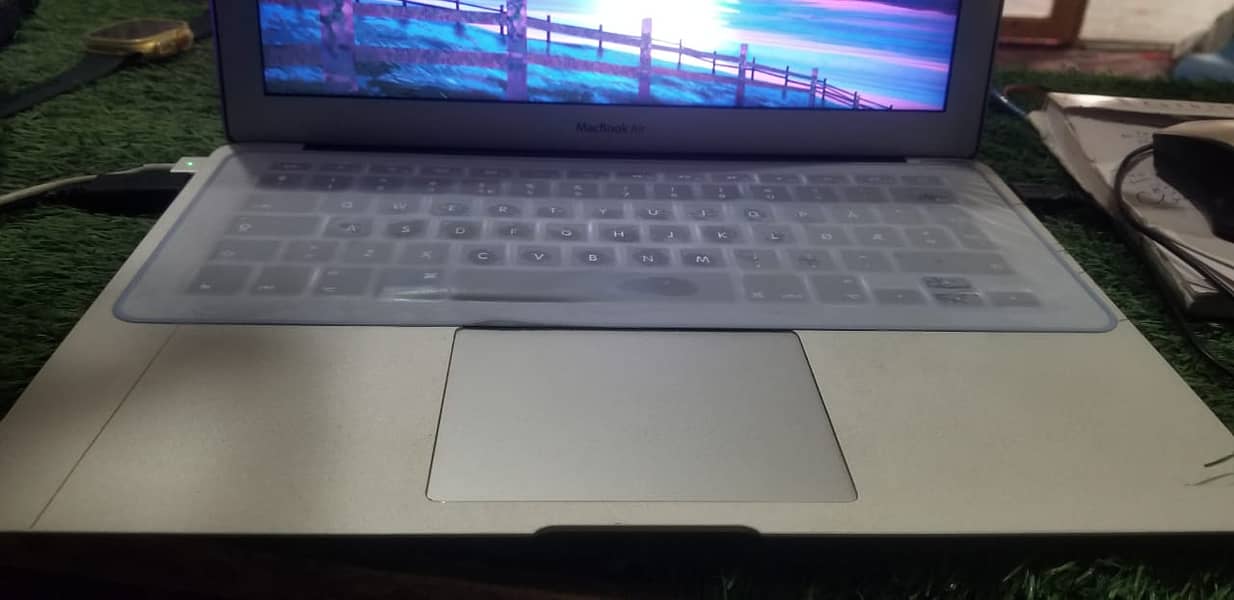 MacBook Air (13-inch, 2017) For sale 1