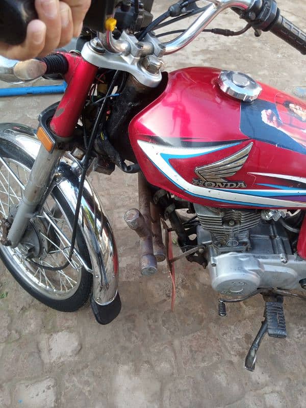 Honda 125 madel 2015 1