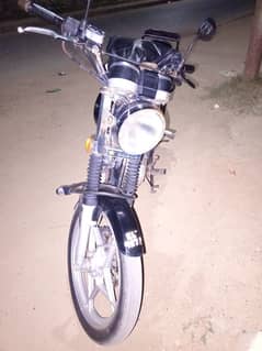 10/10 condition Suzuki 150 bike for sale urgent