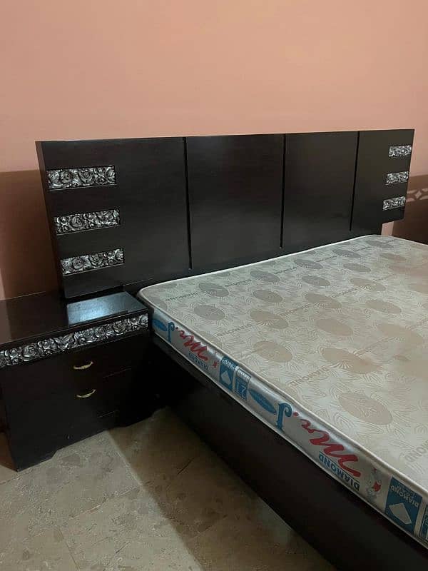 king bed with two side table ,dressing table and  matress 2