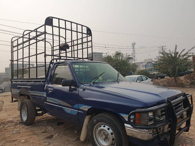 Toyota Hilux 1984 6